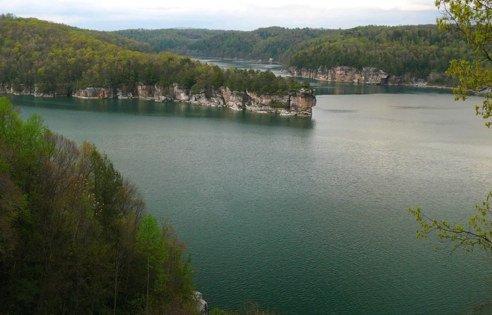 Four Seasons Lodge At Summersville Lake